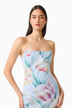 Load image into Gallery viewer, Priselle Strapless Midi Dress in Blue Floral