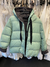 Load image into Gallery viewer, Green Reversible Down Jacket
