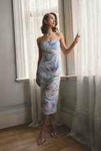 Load image into Gallery viewer, Priselle Strapless Midi Dress in Blue Floral