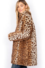 Load image into Gallery viewer, Animal Print Reversible Down Jacket

