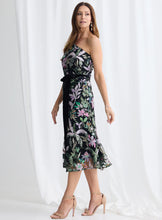 Load image into Gallery viewer, Yasser Midi
