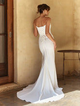 Load image into Gallery viewer, April TC2605
