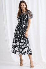 Load image into Gallery viewer, Lizzie Puff Sleeve Midi

