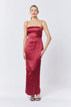 Load image into Gallery viewer, Victoria Maxi Dress
